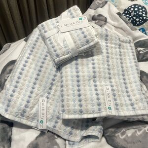 Quick dry adorable set 2 bath towels n 4 wash clothes
